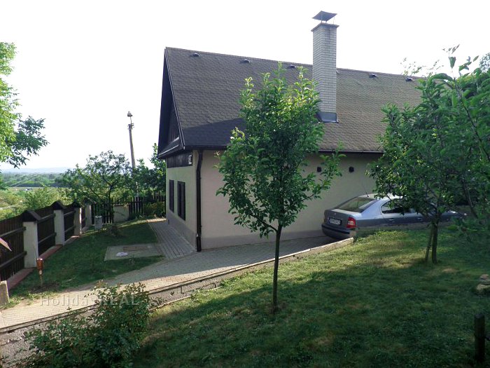 A276 - chata na okraji obce Kamenica nad Hronom, iba 4 km od Termálneho kúpaliska Vadaš Štúrovo